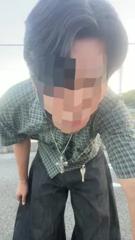 最近パーマ取れてきて毎朝アイロンめんどくさい。みんなパーマかけてますか。 相変わらず@PEOPLESENSE のデニムは調子いい大好き❤️‍🔥 #07 #peoplesense #海外ストリート#ファッション#おすすめにのりたい 