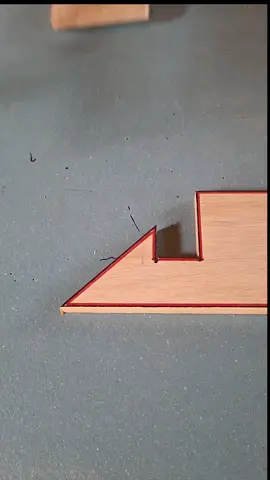 This is a very easy wood corner joining trick.   #woodworking   #creative   #project   #reels   #fyp #woodworking #wood #woodproject #woodcarving #finewoodworking #carpenter #DIY #art #woodwork #woodworkcommunity #woodcraft #tips #woodworkingideas #woodworkingproject 