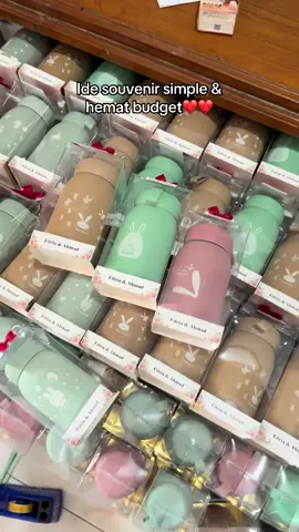Proses kemas souvenir tumbler lucu, Simple & bermanfaat ☺️❤️❤️ #souvenir #souvenirpernikahan #souvenirnikah #souvenirmurah #wedding 