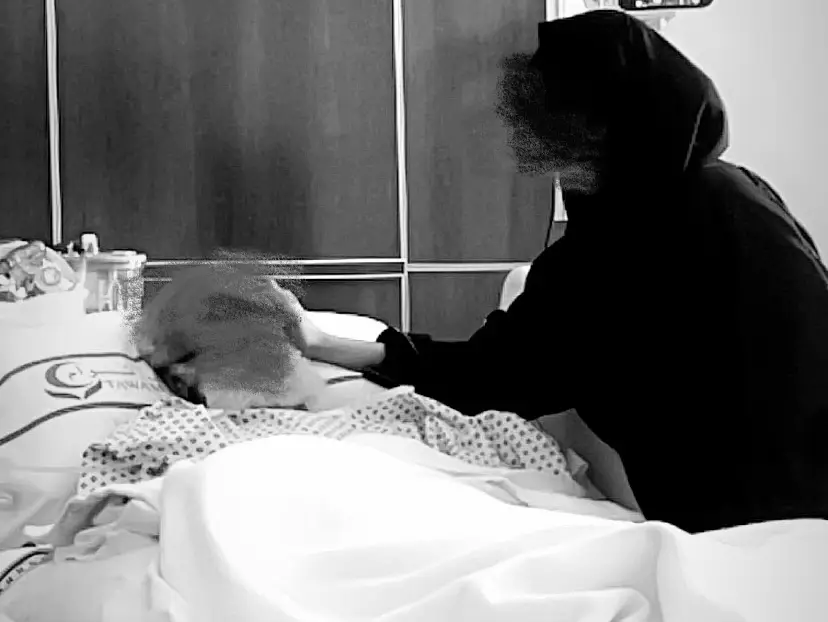 ‏رحلت يا ابي.. ‏فتغيرت الدنيا! ‏فقدت طعمها ولونها ‏لا زلت أتخيل  ‏أنّ وفاتك مجرد حلم  ‏وأنك على قيد الحياة،  ‏اشتقت لك بشكل لا يوصف،  ‏نفس الألم  ‏الذي كان بقلبي وقت موتك ‏لا زال إلى الآن يؤلمني .. ‏رحمك الله يا من أوجعني رحيله