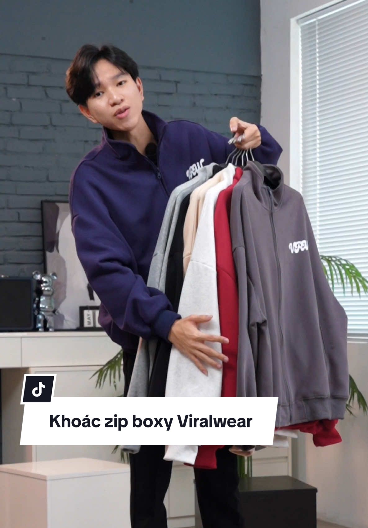 Từ năm ngoái tới nay vẫn ưng con khoác zip này #outfit 