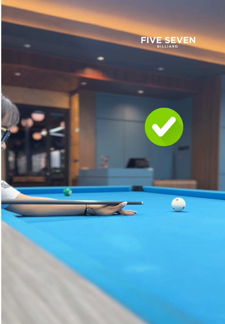 Bridge yang salah, arah bola pun melenceng. Pastikan posisi tanganmu tepat untuk kontrol maksimal! #FiveSevenBilliard #MainBilliardDulu #TipsBilliard #InspiringSocialGrowth #billiardtips         