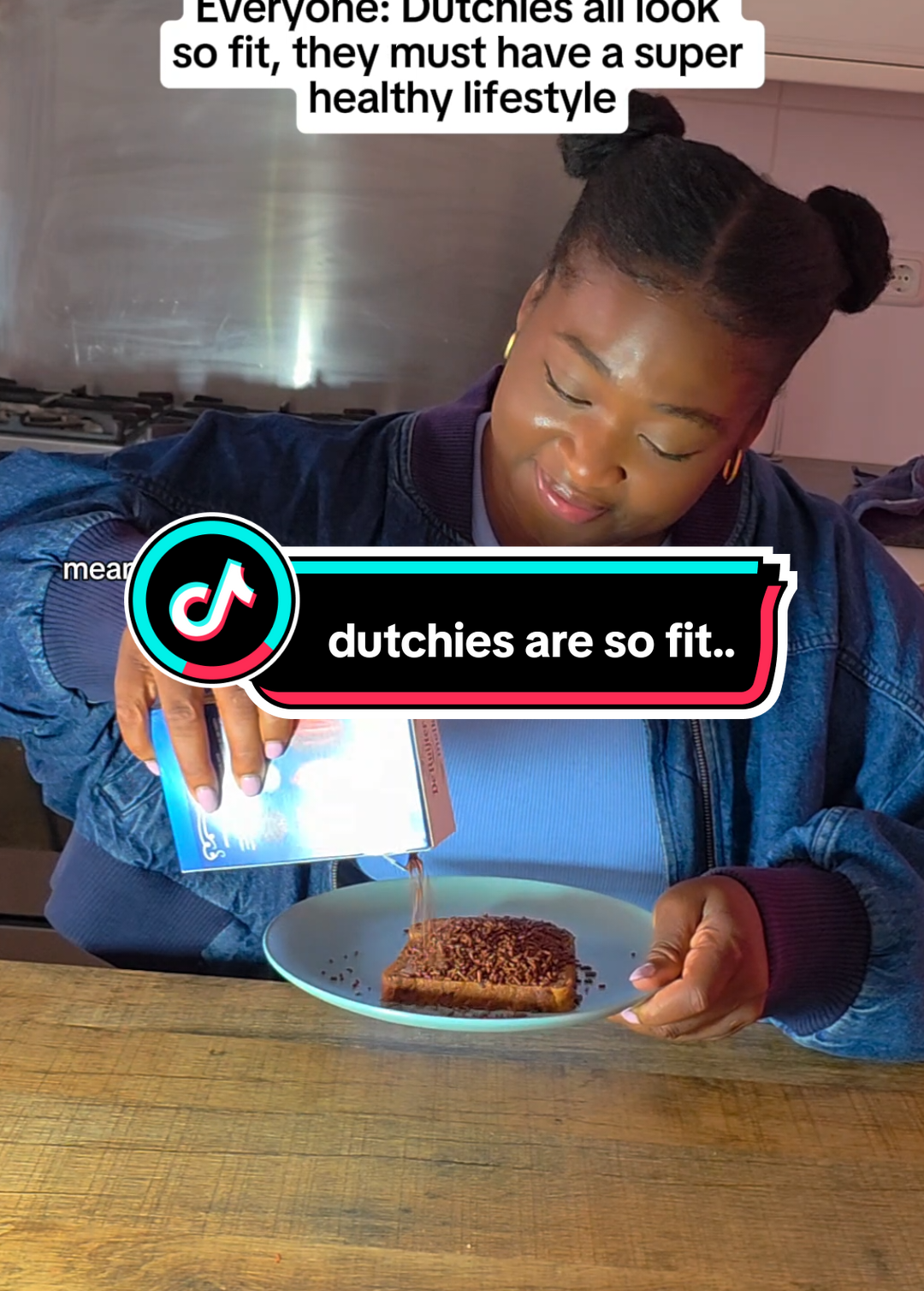 breakfast is a small mountain of chocolate sprinkles om bread😅😅😆 #dutchbreakfast #netherlands #dutchiesbelike #hagelslag #dutchiescanrelate 