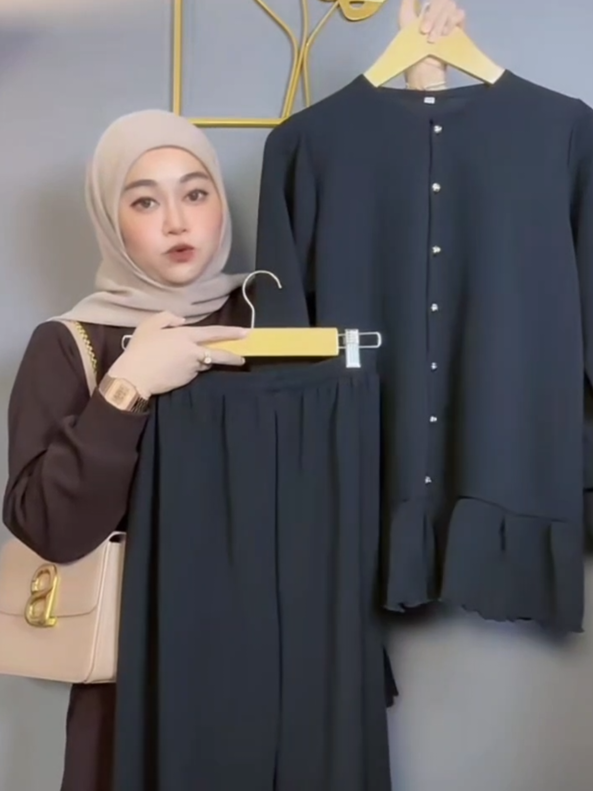 Setelan Cardigan Ruffle Busui Knit Celana Kulot Panjang #setelan #setelankekinian #setelanmurah #setelanwanita #onesetjumbo 