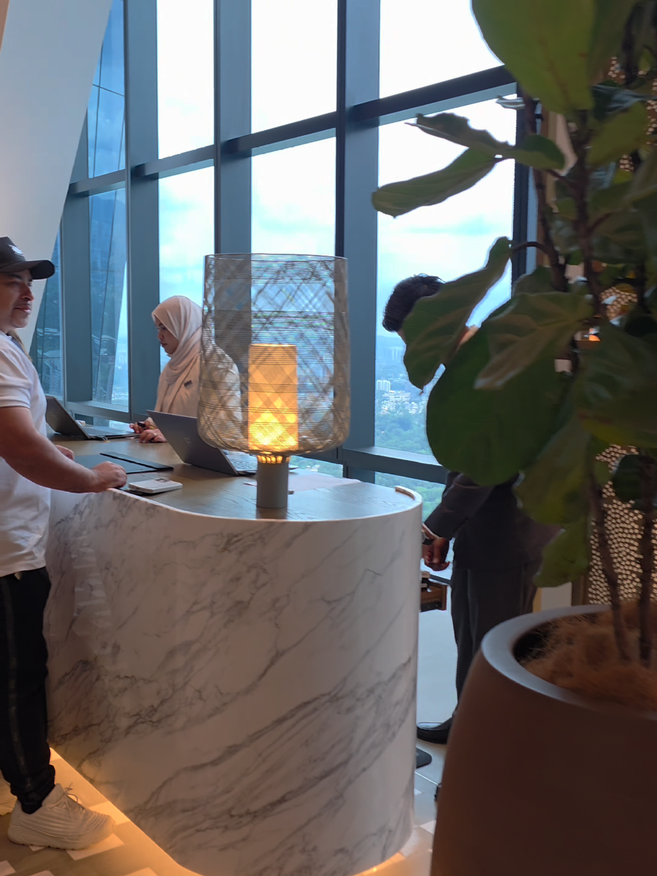 sky lobby At the park hyatt hotel Kuala Lumpur Malaysia #parkhyattkl #parkhyatt #kl #travel #merdeka118 