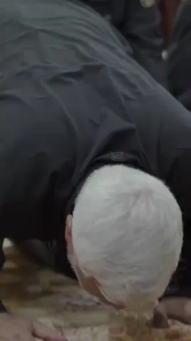 جابنه عطرك واجينة وأنت متقضل علينه الشهيد القائد أبو مهدي المهندس اثناء الصلاة #ابو_مهدي_المهندس_وقاسم_السليماني #امرلي #المرجعية_الدينية_العليا #قادة_النصر_ #متابعه_ولايك_واكسبلور_احبكم 