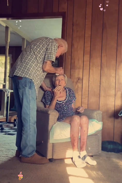 The Ending We All Want in Love❤️😭#TrueLove #foreverlove #reallovestory #lovegoals #endlesslove #couplegoals #growingoldtogether #goldenyears #lovethatlasts #family #Love #foryou #fyp #fy #fyppppppppppppppppppppppp #viral #watchthis 