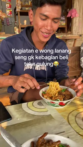 Mbak”seng pengen telur gulung dm o aku😭#foryou #belitelurgulung #jombang24jam 