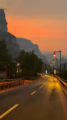 الدكتور/ابراهيم الشيخي والشاعر رشيد الزلامي رحمة الله 