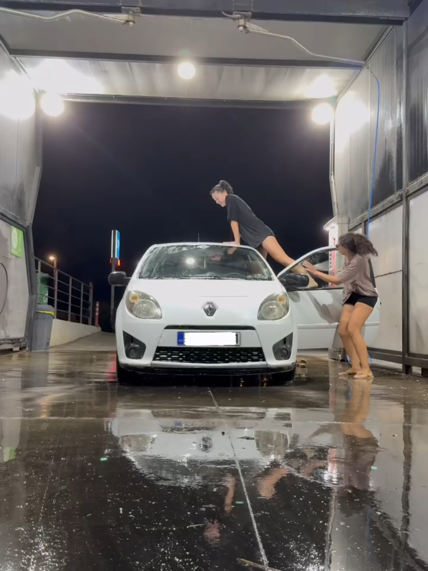 Car wash 3 am 🫧 #carwash #carwashtiktok #carwashtrend #crazy #trend 