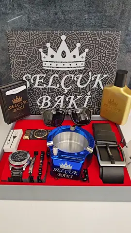 🎁 Kişiye Özel Ultra Lüks Erkek Kombin Set 🎁 Erkeğin şıklığını tamamlayan 11 parçalık özel kombin seti ile sevdiklerinize unutulmaz bir hediye verin. Her parçası özenle seçilmiş ve kişiye özel tasarlanabilir! ✨ İçindekiler: ✔ Saatli Çakmak ✔ Boncuk & İsimli Bileklik ✔ Çakmak Özellikli Kol Saati ✔ İsimli Tesbih & Kolye ✔ Suni Deri Kemer & Kartlık Cüzdan ✔ Gözlük ✔ Gabrini Gold 100 ml Parfüm ✔ Zippo Benzinli Çelik Küllük 💎 Tek kutuda şıklık, kalite ve kişisel dokunuş! 📌 Doğum günü, yıl dönümü ve özel günler için en özel hediye seçeneği. #KişiyeÖzel #ErkekKombinSeti #UltraLüksSet #HediyelikÖneri #ŞıkErkek 