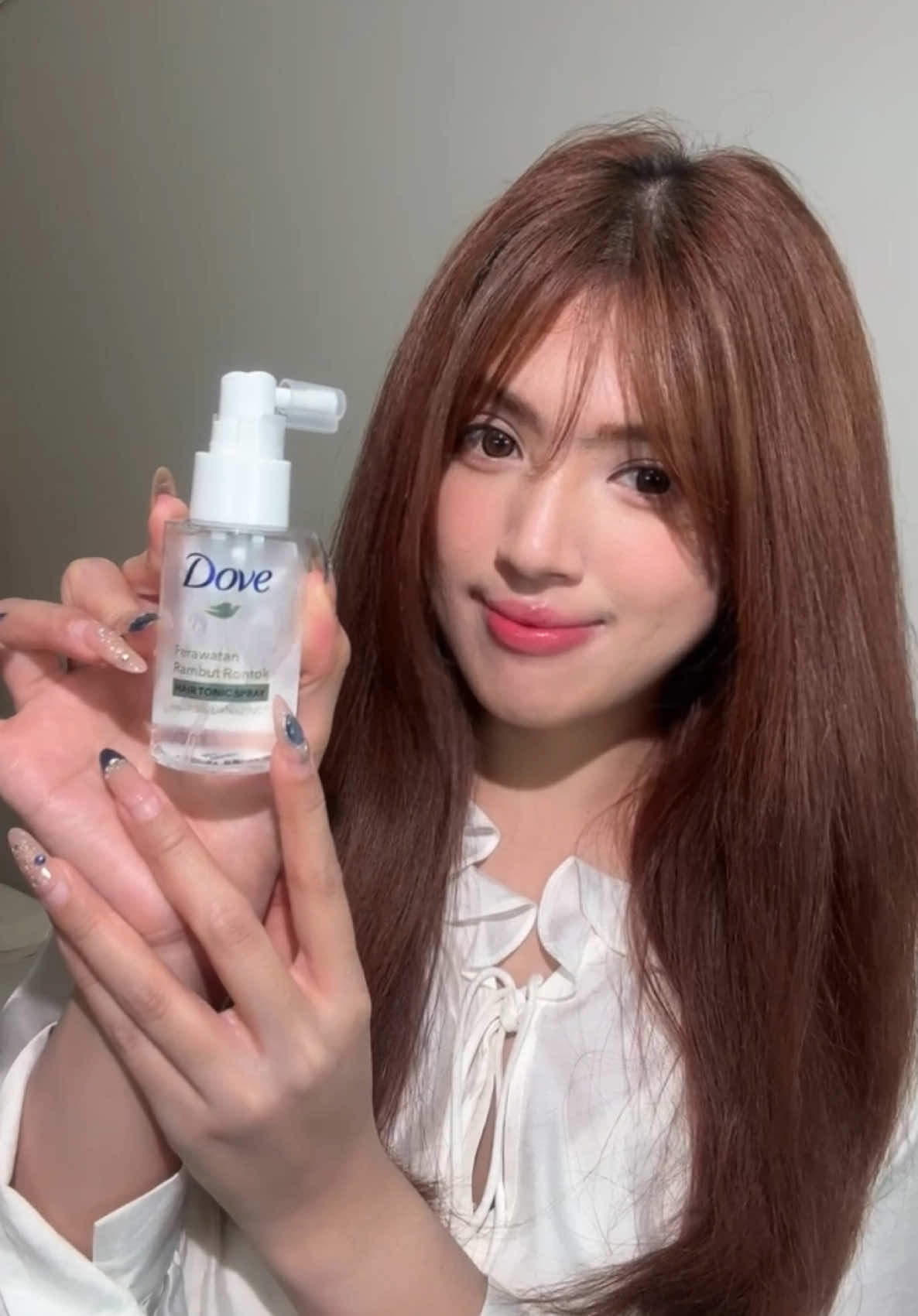 Your hair will thank you later because of Dove Hair Tonic Spray! It's giving u a baby hair booster tonic🌷 @dove.indonesia #hairtonic #reviewtonicviral #reviewdovetonic #babyhairbooster #haircareroutine #fyp #foryourpage #fypシ 