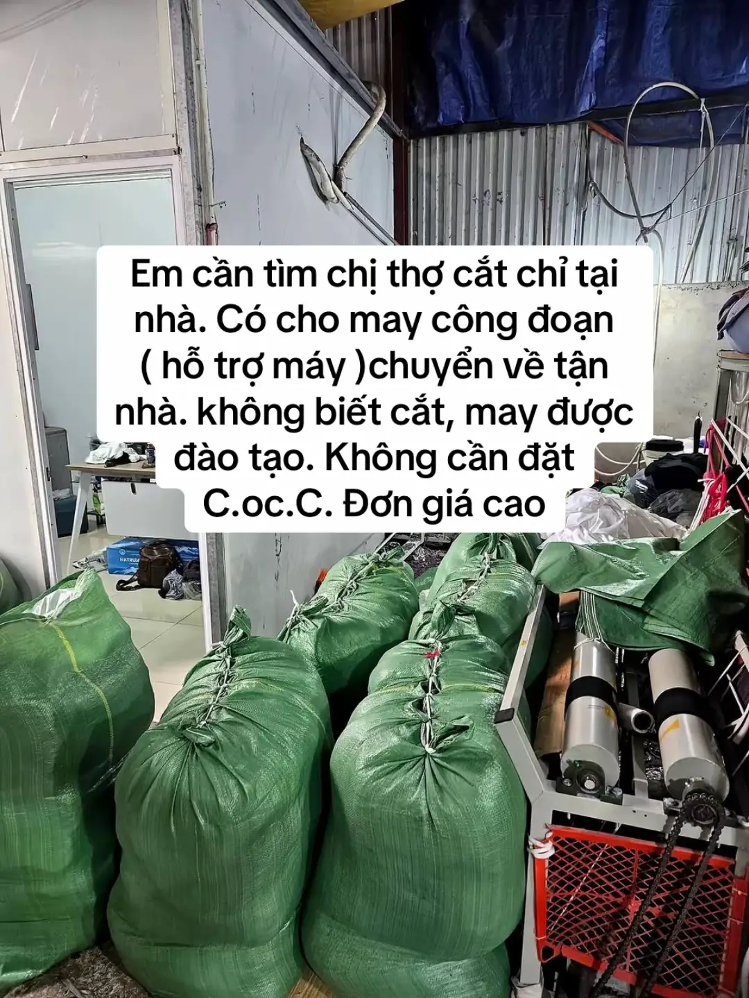 Nhắn tin qua cho em nhe. Nhắn nay mai có hàng để làm luôn ạ!#giacongtainha #catchithuaquanao #viralvideo #giacongmaymac #nganhmay 