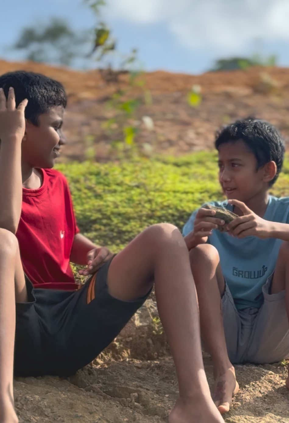 දෝනි ශිෂ්‍යත්වෙ පාස් බන් 🤣  #funnyreels #foryouシ #funnyvideos #srilanka #funnymemes  #foryou #foryourpage 