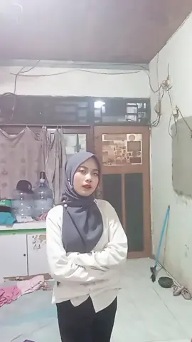 caranya hp ini menangkap pencahayaan lampunya mantep juga, bisa pas sama gerakannya🤣