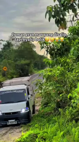 Tb” ngejar dibelakang😂😅😅