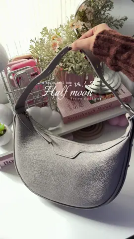 3 style in 1 half moon bag from @caitina.shop 💫✨🥰 #moonbag #caitina #bag #caitinabag #halfmoonbag #bagrecos #bagforwomen #shoulderbag #slingbag #handbag 