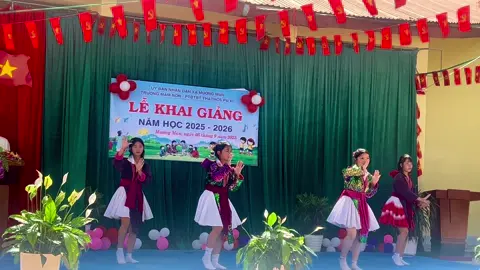 Sân khấu bùng nổ- khán giả hết hồn 😍😍😍😍🥰🥰🥰🥰#nhẩyxậpxình 