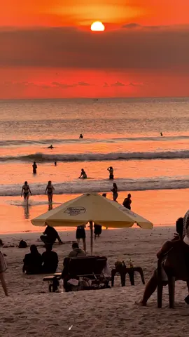 Kuta Beach ☀️🌊🏄‍♂️📷 #fyppppppppppppppppppppppp  #sunsetbali  #sunsetvibes  #tiktok  #musikviral 