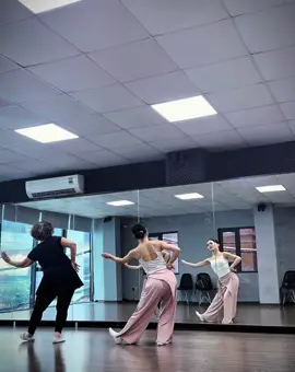 Tuổi tác đâu có quan trọng chi, chỉ cần có đam mê là đủ cháy hết mình rồi🥰  #lunmemua #muadangian 