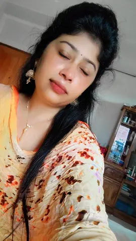 যেখানে আমার অর্ধেক গুষ্টির সাথে  কোনো