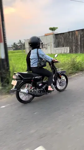 😎#fyp #rcjogjastyle #rc100gantengstyle #twostroke #rc100magelang @TEAM CERIA RC 100🥶  