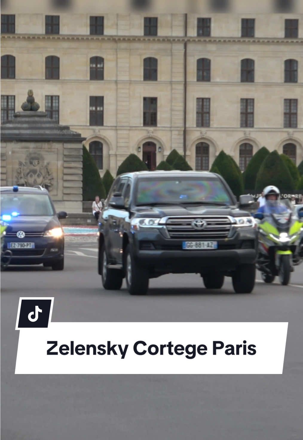 Arrivée du président ukrainien Zelensky sur Paris 🇺🇦🚨🚔 #policenationale #zelensky #poutine #police #sdlp 