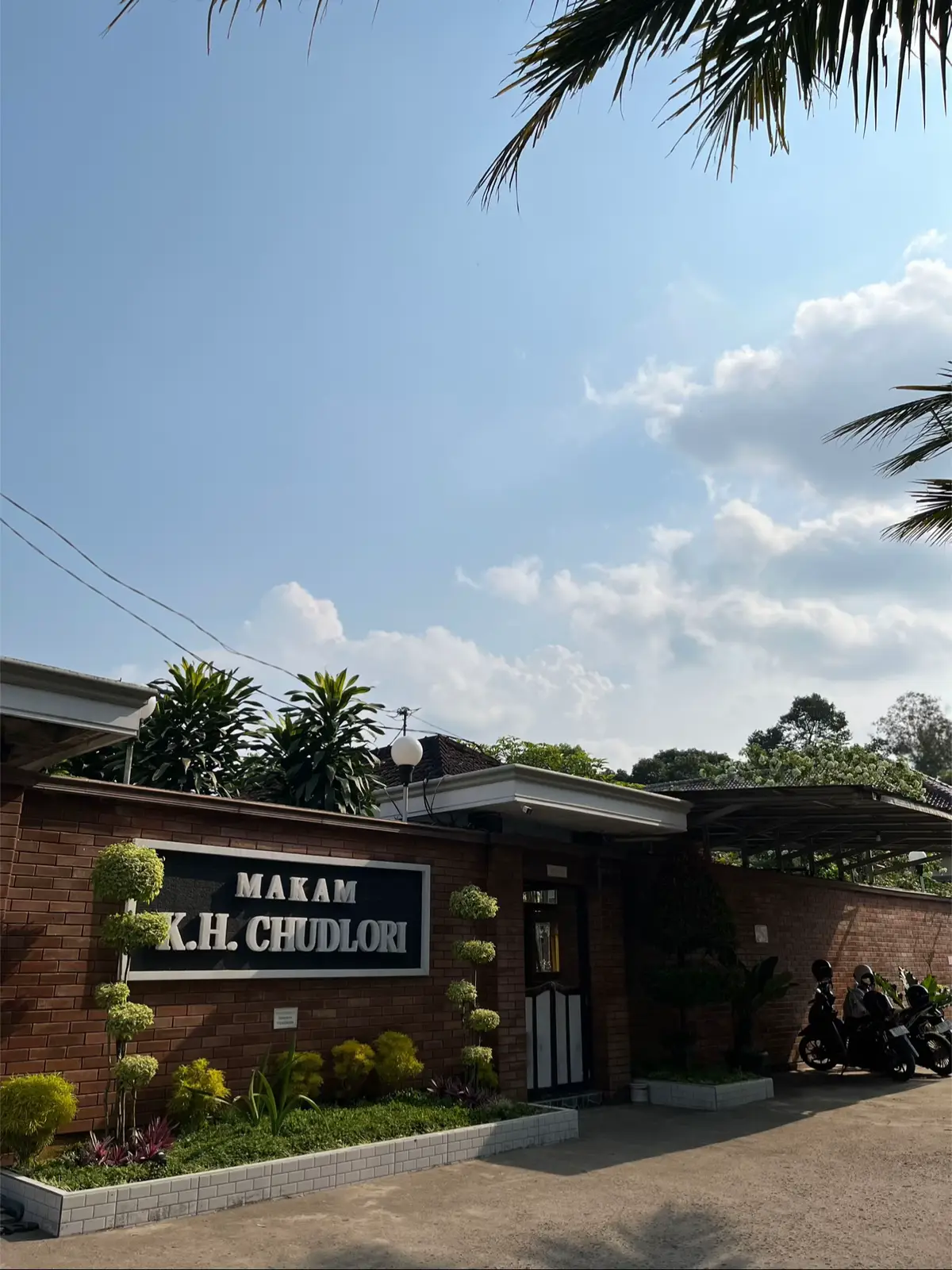Jika suatu tempat membuatmu merasakan ketenangan, maka kunjungilah tempat itu✨ #ziarah #magelang #ziarahwali 