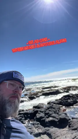 “Be as one 🌿🎶 For me, it’s music & nature — the ocean waves, the wind, the rhythm of it all.   🌊✨ What is it for you?” Enjoy this beautiful Breakbeat Mix with @DJ Panda 👍🏻🎧 #beasone #fyp #music