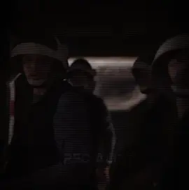 逆再生編集がバカむずすぎる | Vader edit | ざっくり説明、本名およびジェダイの騎士であった頃の名はアナキン・スカイウォーカーで、天性の才能の持ち主に加えて優れた戦闘能力、技術力に長けた騎士であったが、フォースの暗黒面に堕ち、銀河帝国皇帝パルパティーン（ダース・シディアス）に師事する「シスの暗黒卿」となる。かつての師オビ＝ワン・ケノービとの決闘で重傷を負ったためにサイボーグ化され、常に生命維持装置と連動した黒いマスク（仮面）とスーツを着装している #starwars #darthvader #スターウォーズ 