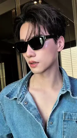 บ่ต้องหล่อบาดตา แต่ถ้าปากฉ่ำแบบนี้ พอสิบาดใจได้บ่ครับ 🥹 อ้ายใช้ ลิปออยล์ ลอรีอัล เบอร์ 650 แล้วอีหล่าใช้เบอร์ใด๋ครับ💄✨  #kengharit #LOrealParisTH #LOrealMakeupTH #PlumpAmbitionTH #Makeup 