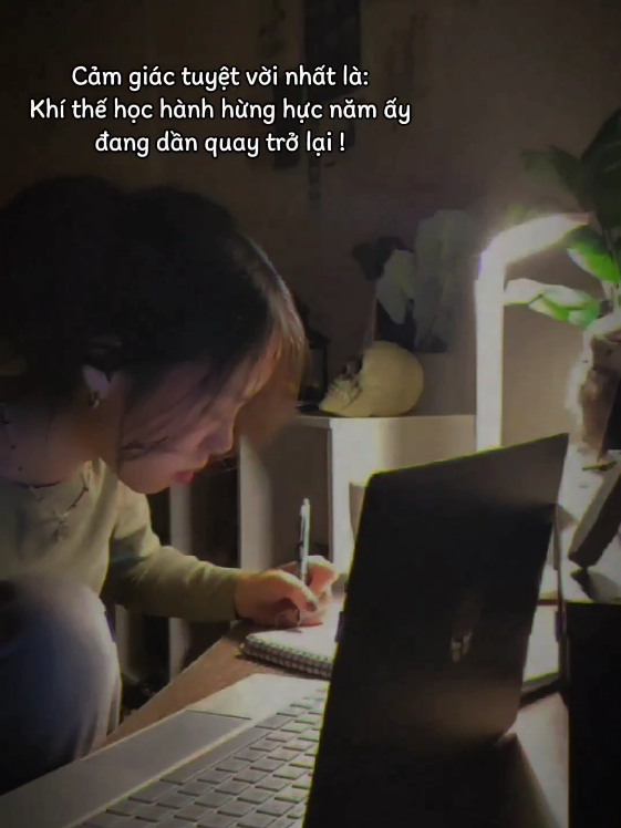 Cảm giác tuyệt vời nhất là: Khí thế học hành hừng hực năm ấy đang dần quay trở lại. #LearnOnTikTok #dongluchoctap #phattrienbanthan #hoctap #hunglearns 