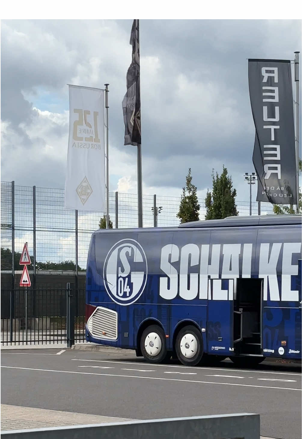 Tach, @FC Schalke 04! 👋 #diefohlen 