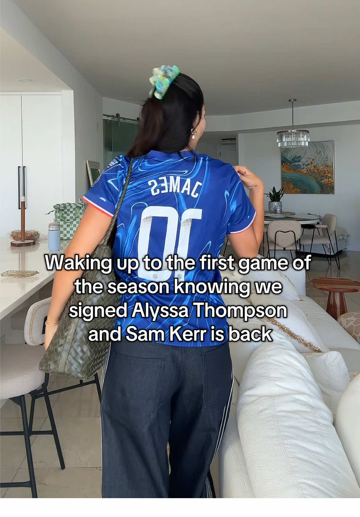 No meetings after 2 because @Chelsea FC Women play at 2:30 PM ET vs Man City ahhhhh 💙 #workinginsports #alyssathompson #samkerr #chelsea 