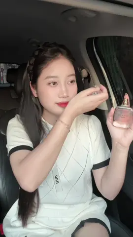 Giá hời lại còn thơmm iu iu lắm á 🥰 #thanhhuyenboutique #xuhuong   #nuochoanu #lilithandeve #blinkyourownway 