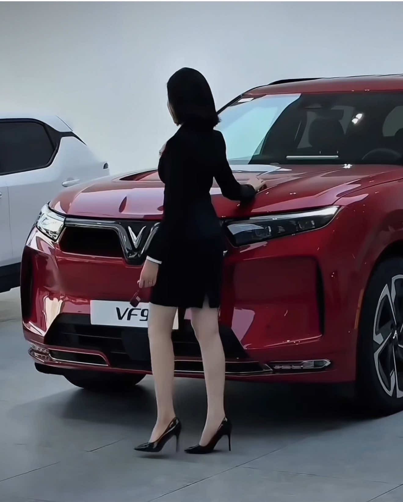 Có những chuyến đi viết nên câu chuyện, và VF 9 chính là khởi đầu. Không chỉ là phương tiện di chuyển, mà còn là người bạn đồng hành của tương lai.  Hỗ trợ thu xăng đổi điện, ưu đãi cực hấp dẫn, giá tốt HCM liên hệ em 0399770120  #xuhuong #capcut #vinfast #VF9 #TiếtKiệm 