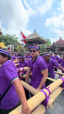 DIBALIK LAYAR PELEBON PURI UBUD. 😎