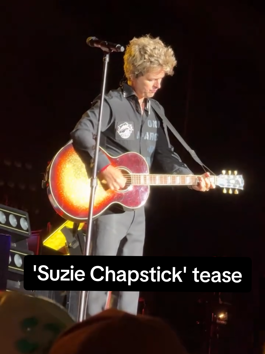 'Suzie Chapstick' tease live in Buenos Aires 🇦🇷  #greenday 