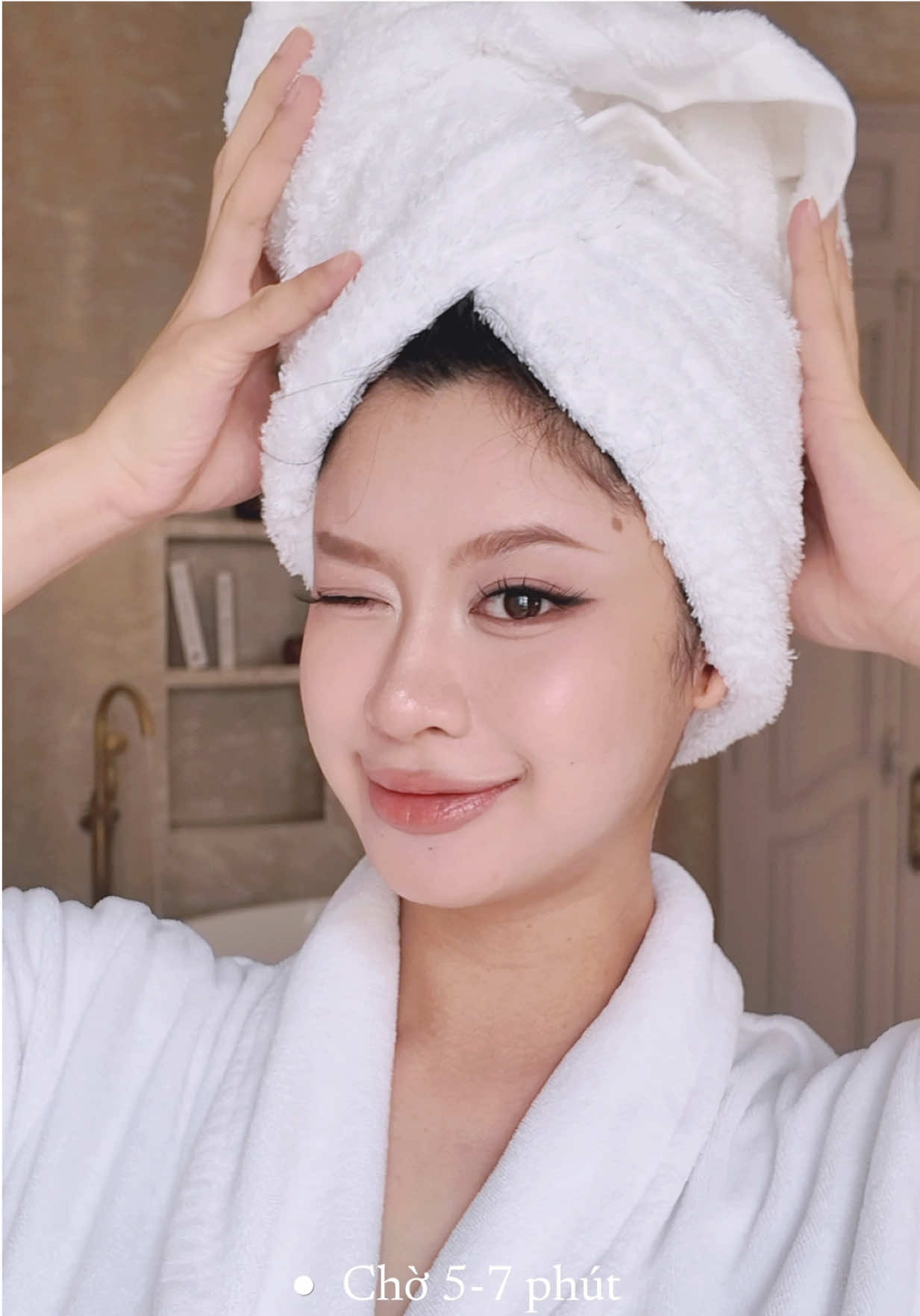 Me time 🩵 #moroccanoil #highshineglossmask 