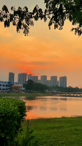 Video nya boleh kalian ambil buat bahan ngontent dll untuk para perintis content, edit sendiri ya, di izinin tanpa syarat, gausah folow . #foryou #citylights #fyp #meikartacikarang #cikarang 