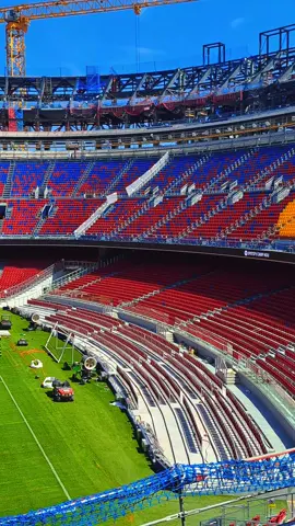 🏟️ ¡Han comenzado las grandes obras de renovación en el Estadio del Barcelona! ✨ Cada detalle está diseñado para darle aún más fuerza al corazón del fútbol. 🔥 Si quieres ser testigo de este cambio histórico, no olvides seguir y compartir para ver más videos. 💯 #Barcelona #CampNou #Renovación #Estadio #PasiónFutbolera #Sígueme #DaleLikeYComparte