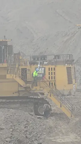 kalo kemarin yg pake topi yg di ganti, hari ini yg pake topi yg mengganti, masih sama pemain stengah putaran #operator #tambanghitz #foryou #fpy_tiktok #tambangbatubarakalimantan 