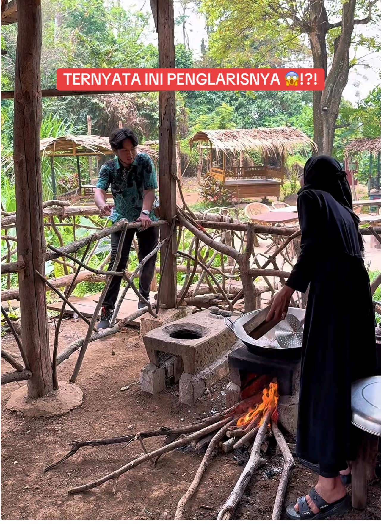 Pantesan rame terus🤯 #pawonsegolego #kuliner  #kulinermojokerto #kulinersurabaya #fyp 