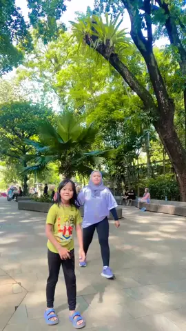 masih terbolabale bareng nak kicil#fypppppppppppp #danceviral #bahagiakitaygbuat 