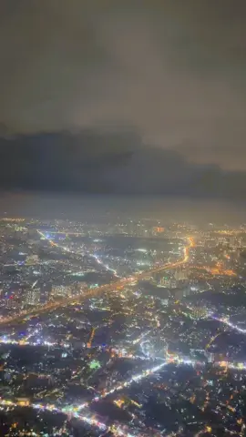 Thành phố về đêm nhìn từ trên cao🛬Một chuyến bay đêm #canhdep #dulichvietnam #noibat #tiktokviral #xh #xhtiktok #dulich #tour #dicungtung #travel #viral 