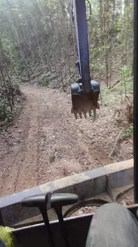 mưa gió ko làm ăn gì đc 😆