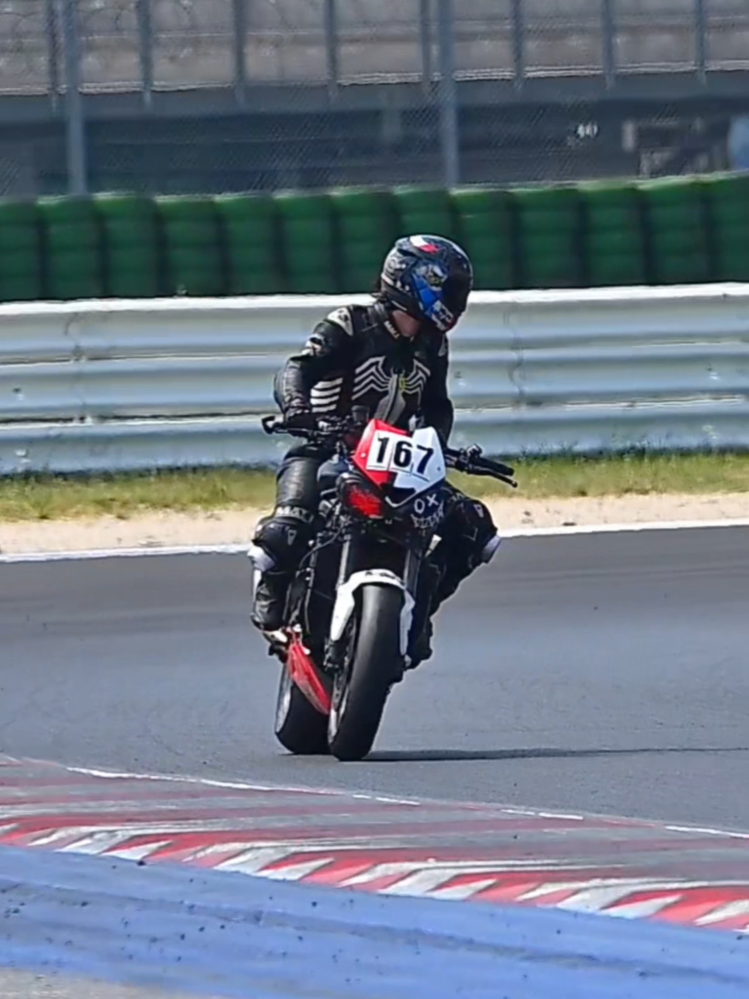 Training Bol d’Argent 🏁 Triumph Street Triple 765 RS 🔥 👉 Objectif : prêt pour la course ? #BolDArgent #Triumph765RS #MotoTikTok #RacingVibes #TrackDay #MotoLife #Gazzz #MotoChallenge #AdrenalineRush #FYP