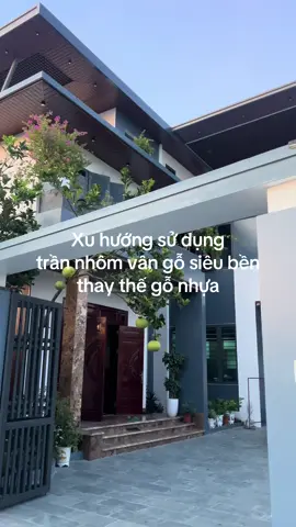 Xu hướng sử dụng trần nhôm vân gỗ siêu bền thay thế gỗ nhựa #trannhom #trannhombasi #thaythe #gonhuangoaitroi #villa 