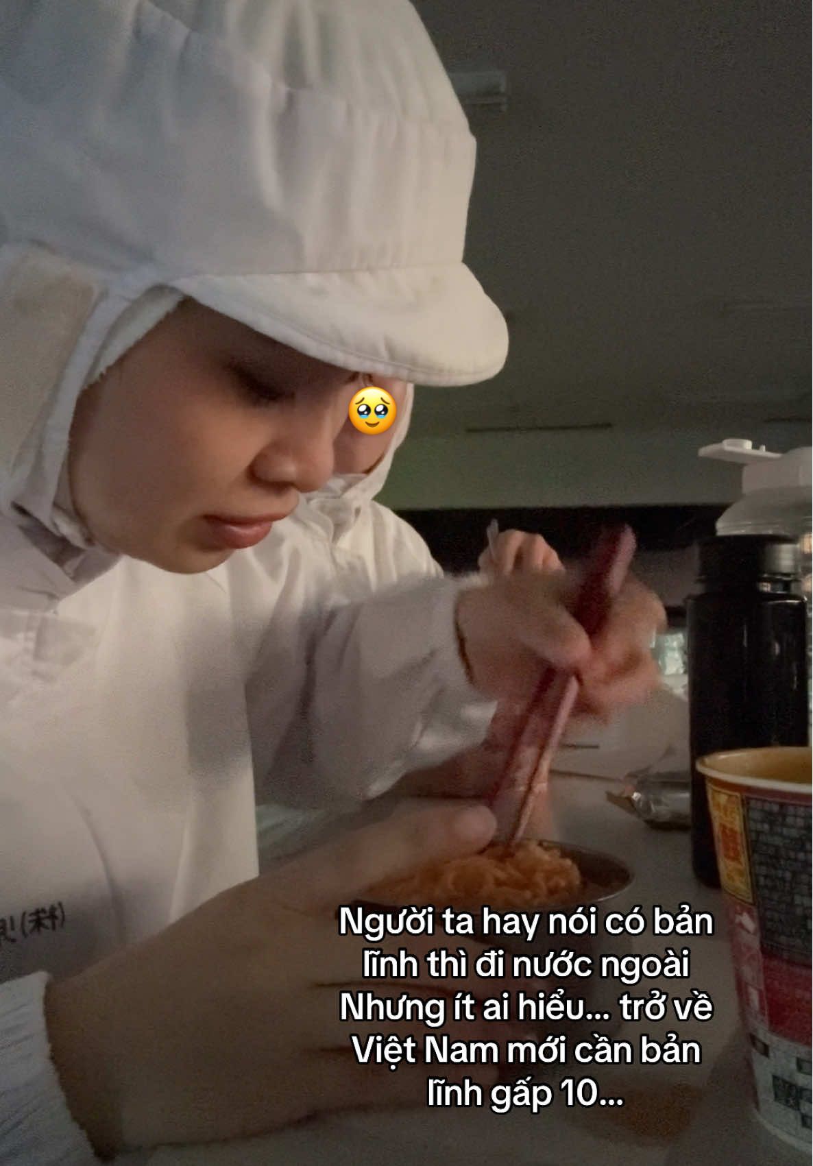 Chỉ cần 1 đêm để quyết định đi. Nhưng mất mấy năm để suy nghĩ “khi nào thì con về”? 