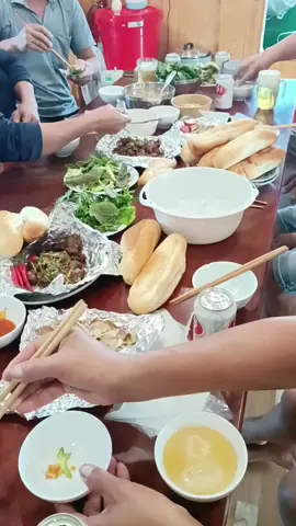 a em thủy thủ tàu sb tranh thủ khai giảng môn học mới 🤭🤭